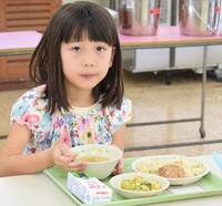 二年生の小山さんも、転入してきて宮古島でのはじめての給食です