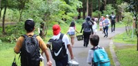 小学生全員で移動中♪