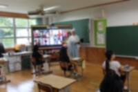 アニメのキャラクターに仮装したALT