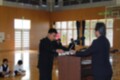 修了認定と修了証書を授与される中2年生