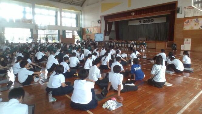 2026/6/17 生徒総会「各自タブレットを使用して総会に参加しました」