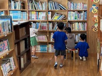 個人カードをもらったら本を選んで