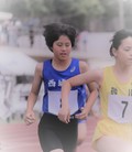 3年女子800m女子の颯爽とした走りは、ゴールでの粘りは見応えがありました。