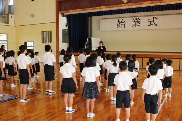 小学校始業式 